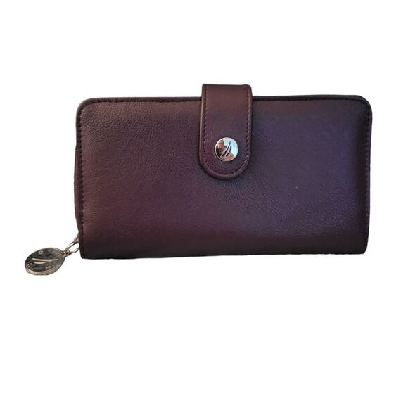 Nautica wallet with RFID Blocking protection. ^ - Picture 1 of 4